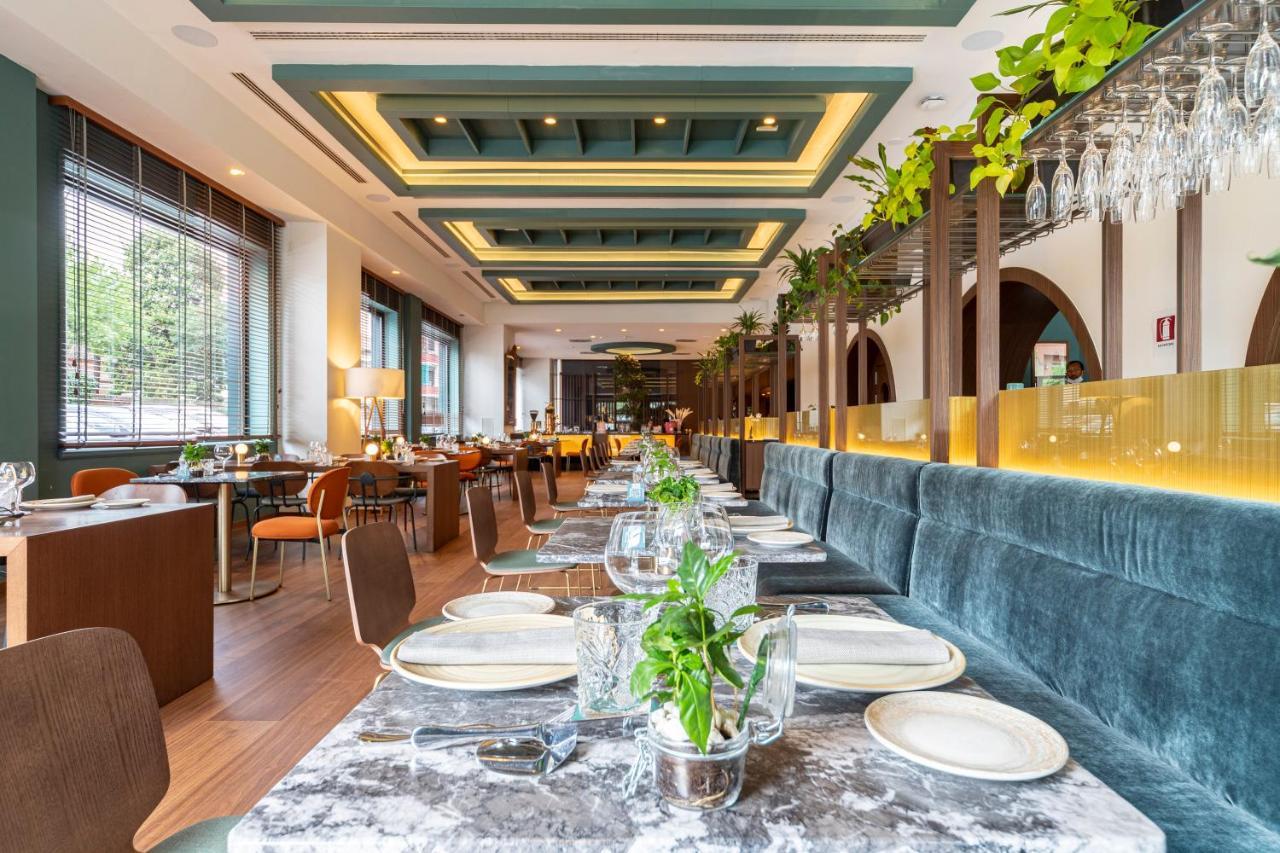 Melia Milano Hotel Exterior photo Restaurant interior