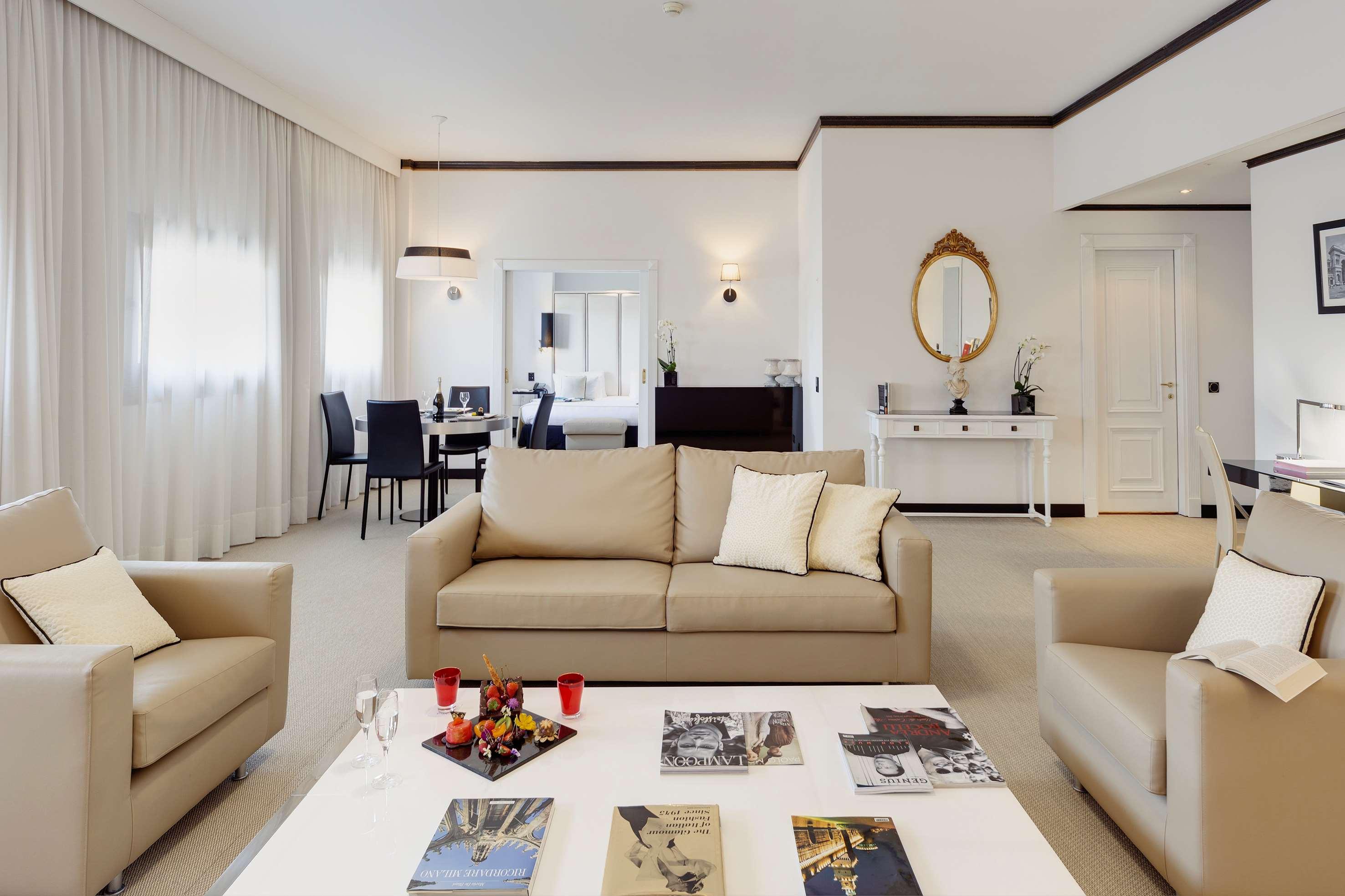 Melia Milano Hotel Exterior photo A living room