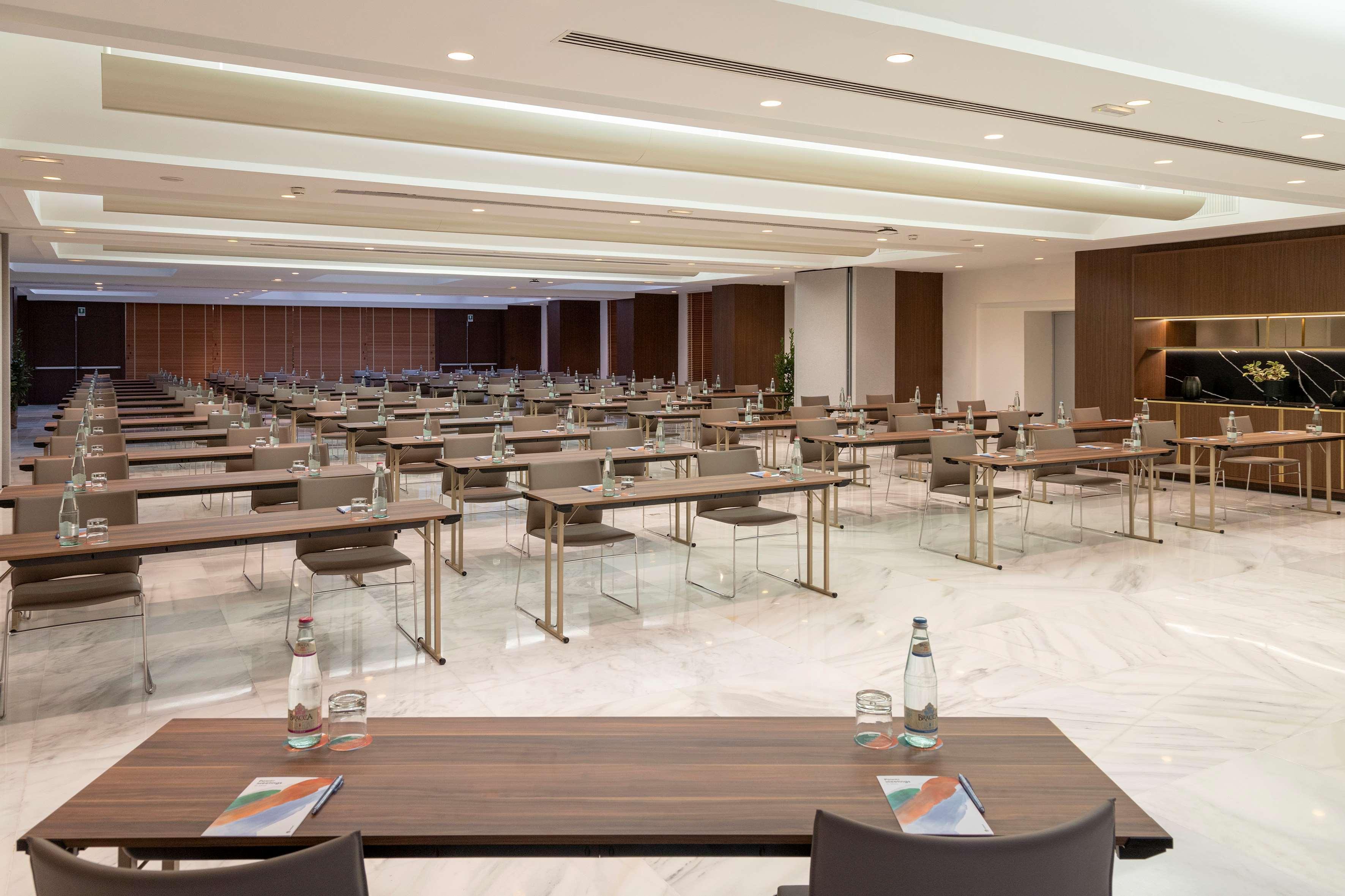 Melia Milano Hotel Exterior photo Meeting room