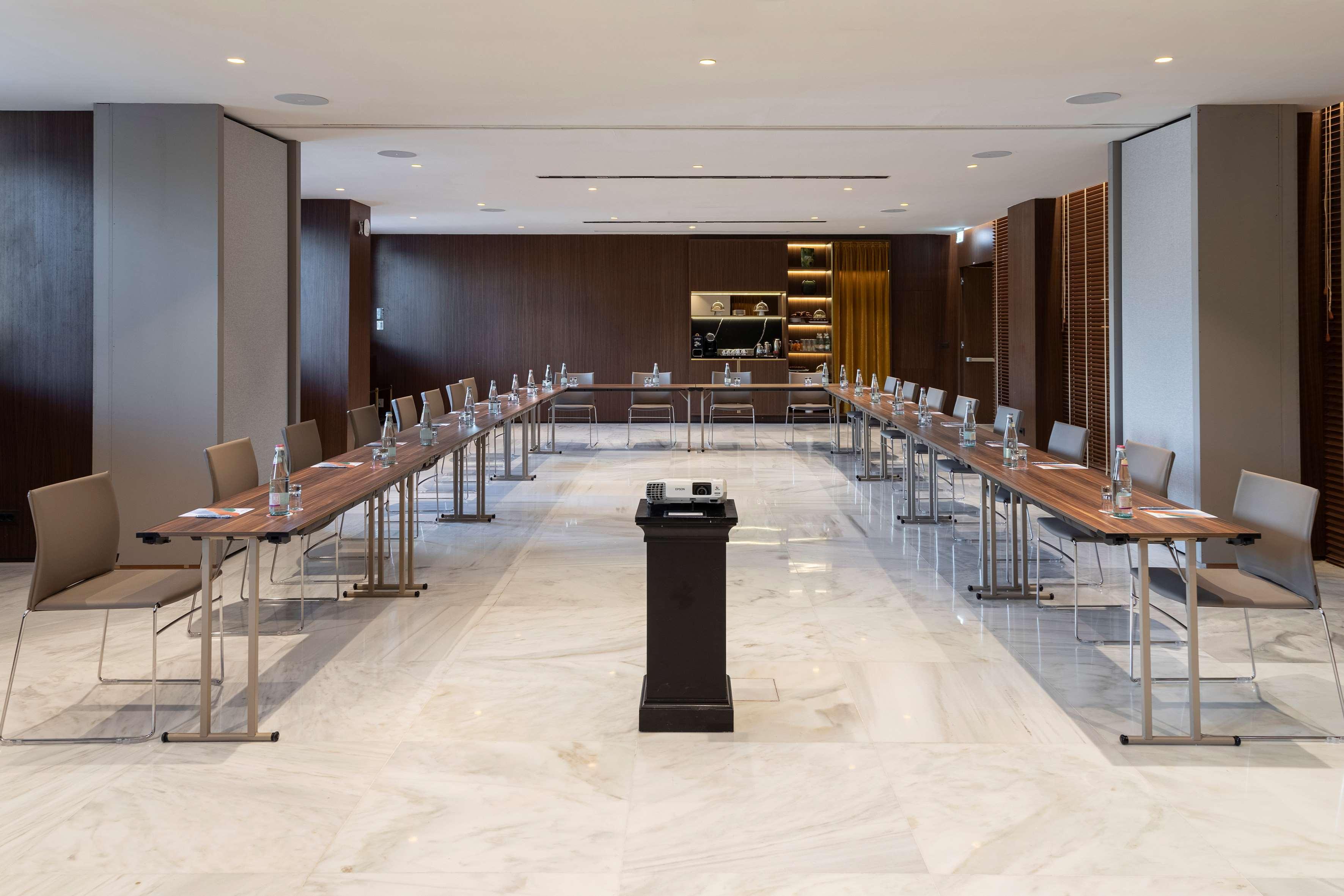 Melia Milano Hotel Exterior photo Meeting room