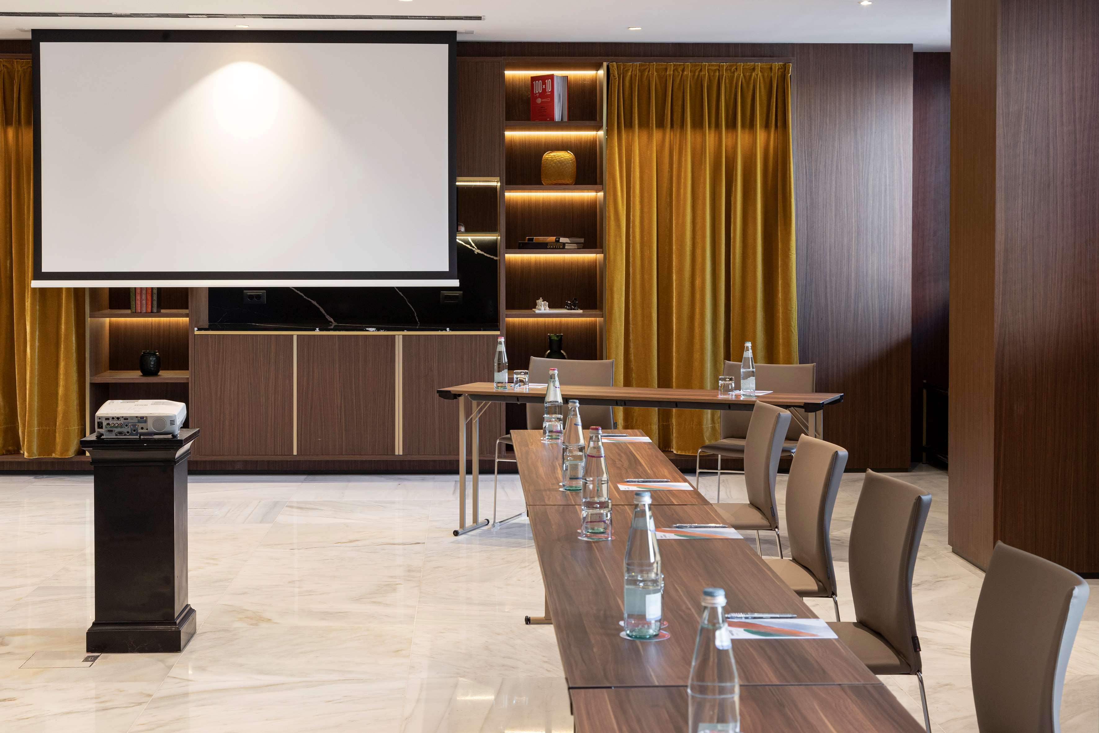 Melia Milano Hotel Exterior photo Meeting room
