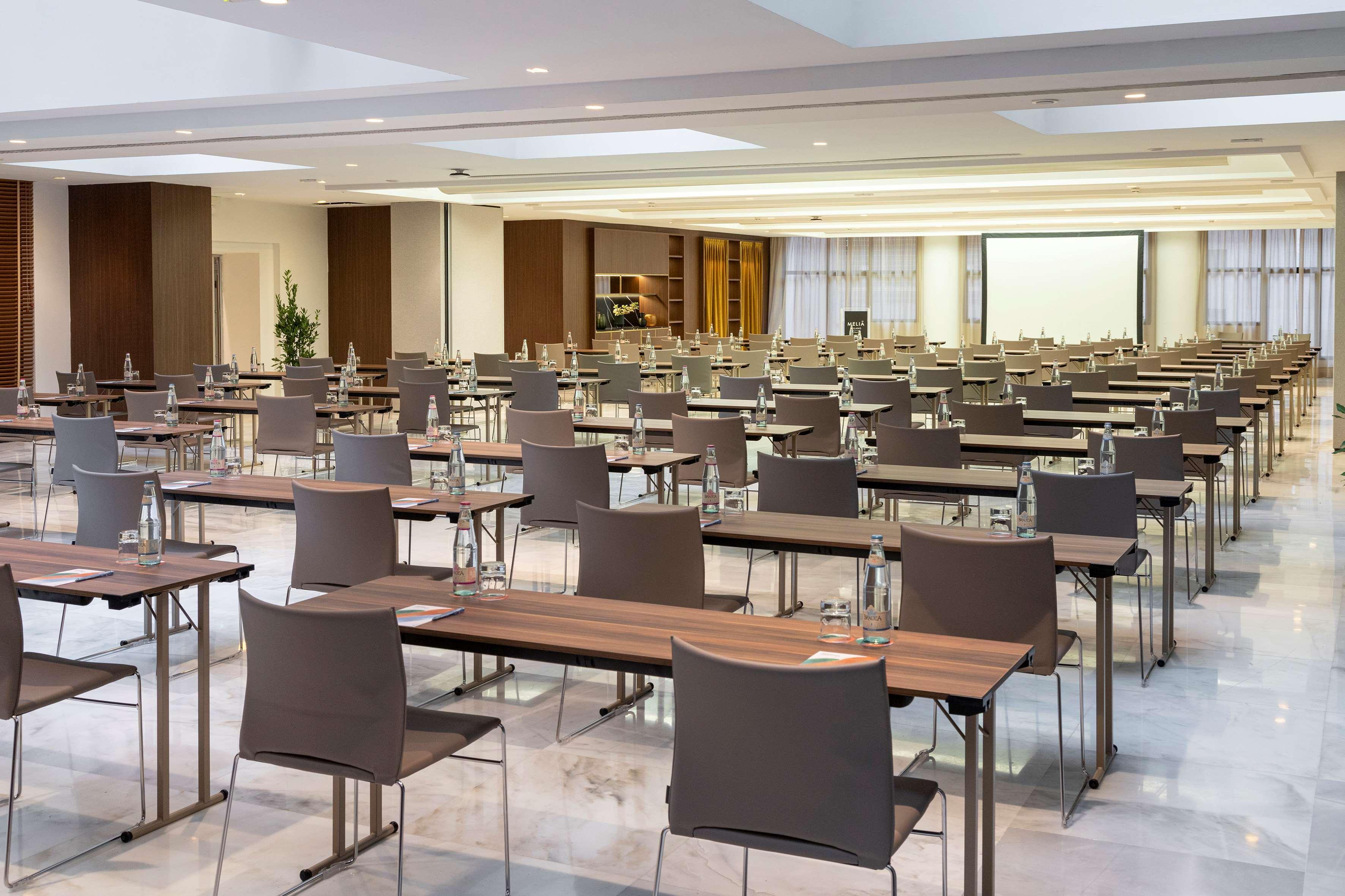 Melia Milano Hotel Exterior photo Meeting room