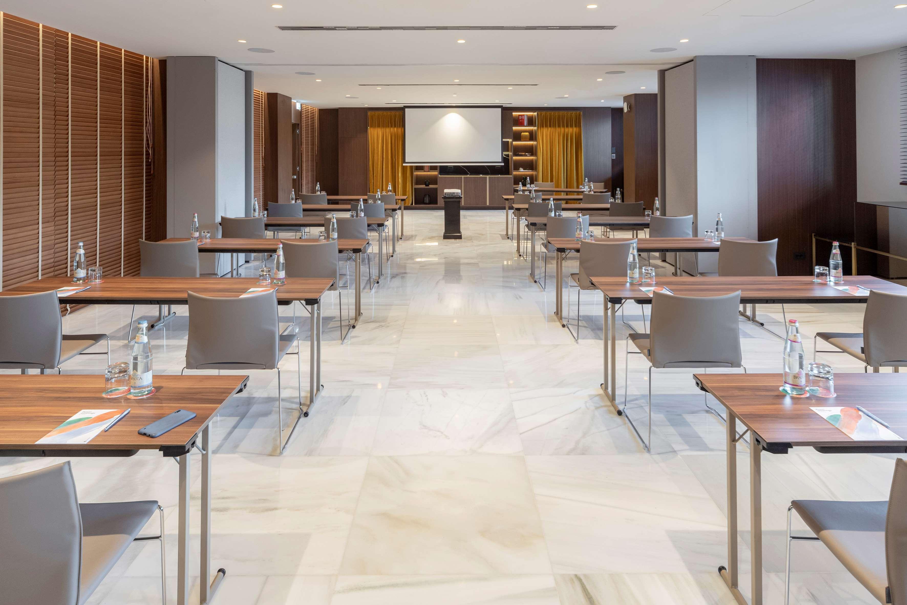 Melia Milano Hotel Exterior photo Meeting room