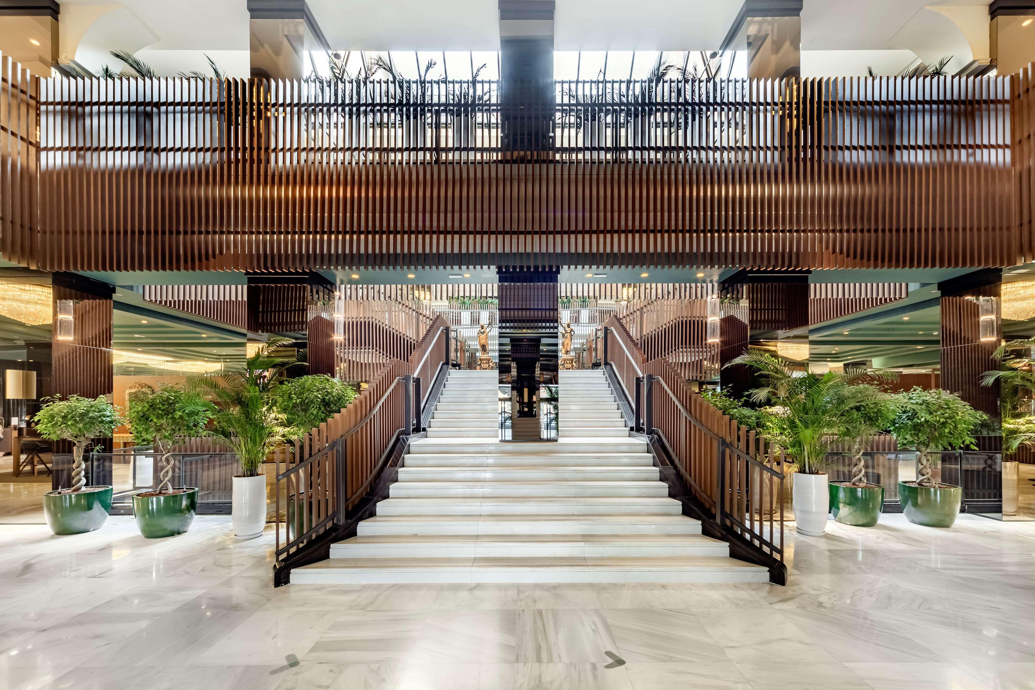 Melia Milano Hotel Exterior photo The interior of the hotel