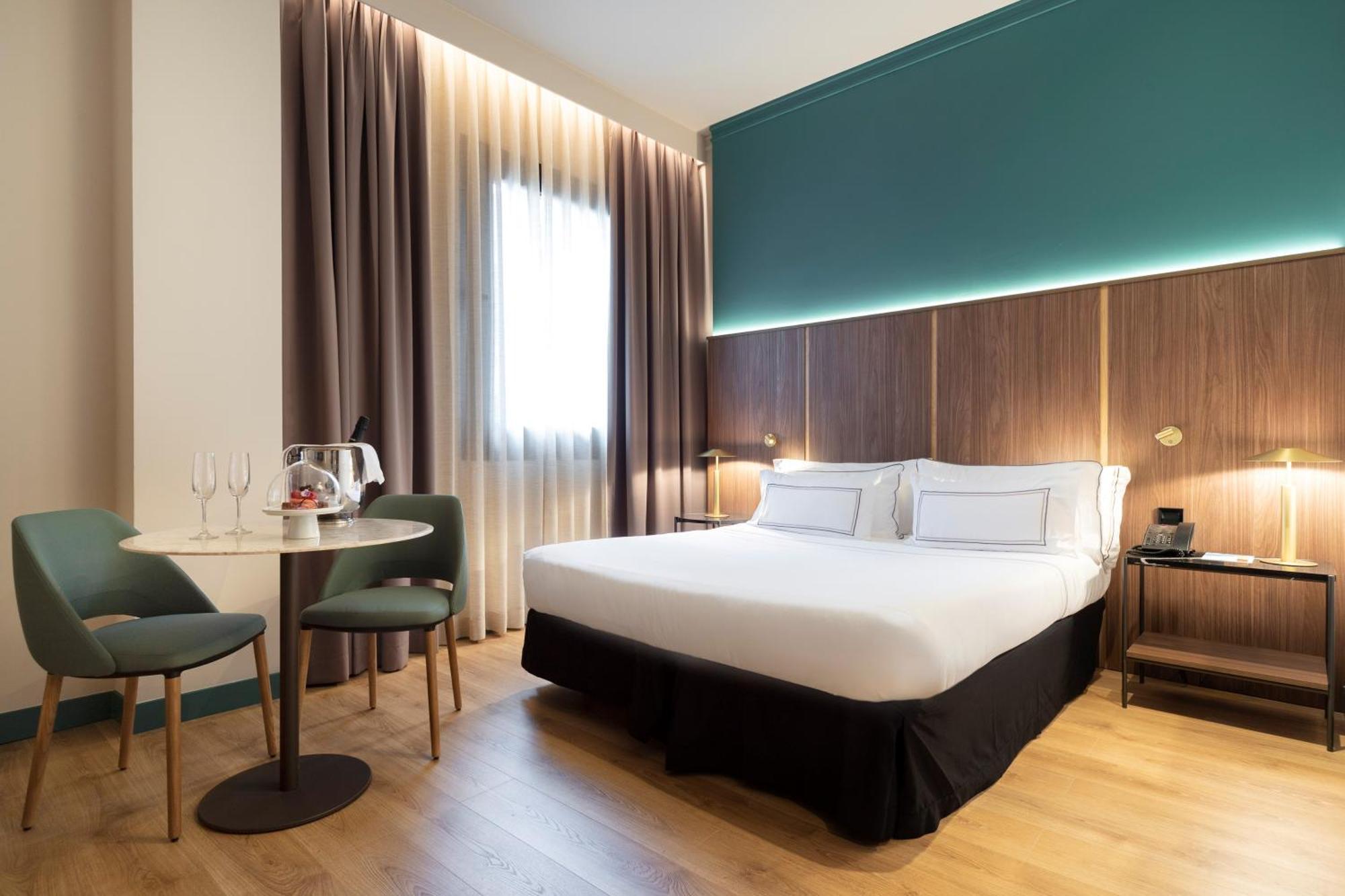 Melia Milano Hotel Exterior photo Deluxe room